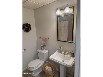 Beautiful four bedroom, three and a half bath home situated on on Summit Country Club in Pennsylvania - for sale on GolfHomes.com, golf home, golf lot