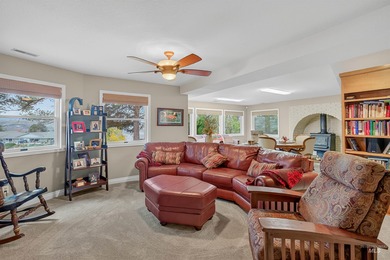 Meticulously cared for and perfectly positioned on the 18th on Lewiston Golf and Country Club in ID - for sale on GolfHomes.com, golf home, golf lot