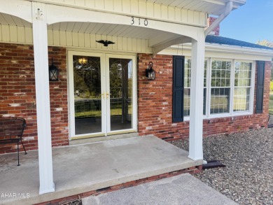 Beautiful four bedroom, three and a half bath home situated on on Summit Country Club in Pennsylvania - for sale on GolfHomes.com, golf home, golf lot