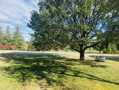 Beautiful four bedroom, three and a half bath home situated on on Summit Country Club in Pennsylvania - for sale on GolfHomes.com, golf home, golf lot