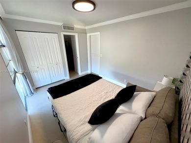 Beautifully updated 2bed / 2 bath condo in Aventura! Bright and on Turnberry Isle Resort and Club in Florida - for sale on GolfHomes.com, golf home, golf lot