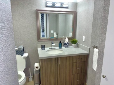 Beautifully updated 2bed / 2 bath condo in Aventura! Bright and on Turnberry Isle Resort and Club in Florida - for sale on GolfHomes.com, golf home, golf lot