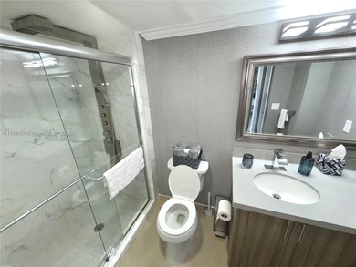 Beautifully updated 2bed / 2 bath condo in Aventura! Bright and on Turnberry Isle Resort and Club in Florida - for sale on GolfHomes.com, golf home, golf lot