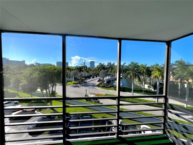 Beautifully updated 2bed / 2 bath condo in Aventura! Bright and on Turnberry Isle Resort and Club in Florida - for sale on GolfHomes.com, golf home, golf lot