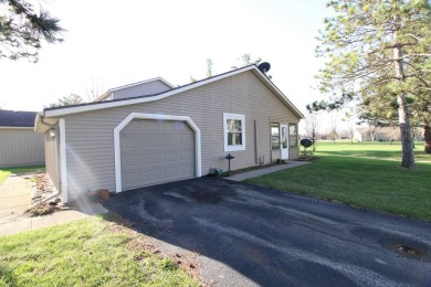 2 bed 2 bath condo located just outside of Portage at Saddle on Saddle Ridge Golf Club in Wisconsin - for sale on GolfHomes.com, golf home, golf lot