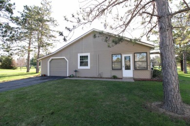 2 bed 2 bath condo located just outside of Portage at Saddle on Saddle Ridge Golf Club in Wisconsin - for sale on GolfHomes.com, golf home, golf lot