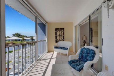 Welcome to this beautifully maintained, TURN KEY furnished on Plantation Golf and Country Club in Florida - for sale on GolfHomes.com, golf home, golf lot
