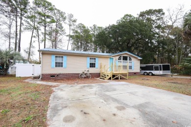 Location, location, location! This charming home 3-bedroom on Tupelo Bay Golf Complex  in South Carolina - for sale on GolfHomes.com, golf home, golf lot
