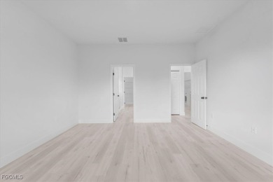 Beautiful New Construction in Sun 'N Lake - 4 Bedrooms, 3 Baths on Sun n Lake Golf and Country Club in Florida - for sale on GolfHomes.com, golf home, golf lot
