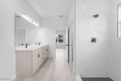 Beautiful New Construction in Sun 'N Lake - 4 Bedrooms, 3 Baths on Sun n Lake Golf and Country Club in Florida - for sale on GolfHomes.com, golf home, golf lot