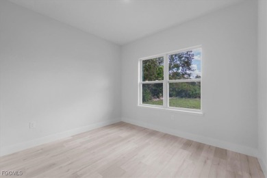 Beautiful New Construction in Sun 'N Lake - 4 Bedrooms, 3 Baths on Sun n Lake Golf and Country Club in Florida - for sale on GolfHomes.com, golf home, golf lot