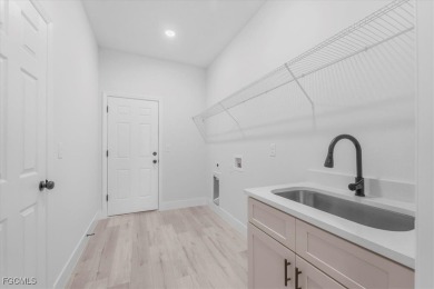 Beautiful New Construction in Sun 'N Lake - 4 Bedrooms, 3 Baths on Sun n Lake Golf and Country Club in Florida - for sale on GolfHomes.com, golf home, golf lot