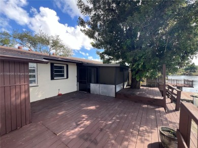 Stunning 3-bedroom, 2-bath lakefront townhouse offering a on Miccosukee Golf and Country Club in Florida - for sale on GolfHomes.com, golf home, golf lot