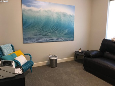 Well maintained single story home located directly across from on Orchard Hills Country Club in Washington - for sale on GolfHomes.com, golf home, golf lot