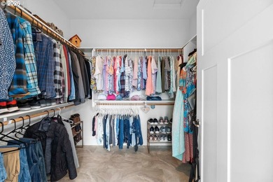 Well maintained single story home located directly across from on Orchard Hills Country Club in Washington - for sale on GolfHomes.com, golf home, golf lot