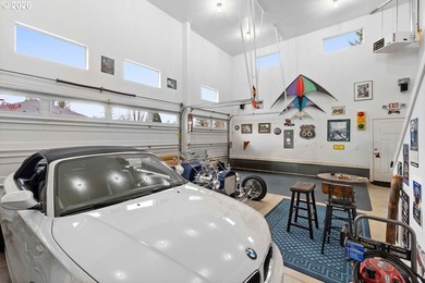 Well maintained single story home located directly across from on Orchard Hills Country Club in Washington - for sale on GolfHomes.com, golf home, golf lot