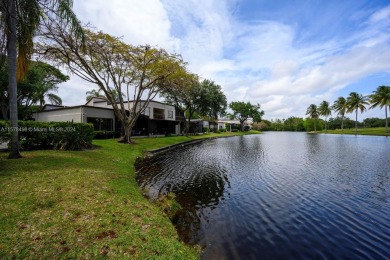 Welcome to The Trellises in Plantation! This community offers a on Pine Island Ridge Country Club in Florida - for sale on GolfHomes.com, golf home, golf lot