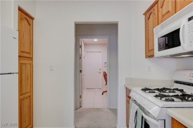Welcome this beautiful home in Sun City Summerlin! This spacious on Highland Falls Golf Club in Nevada - for sale on GolfHomes.com, golf home, golf lot