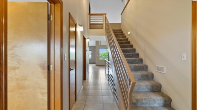 Updated Meadow Springs Townhouse w/VIEW of the HORSE HEAVEN on Meadow Springs Country Club in Washington - for sale on GolfHomes.com, golf home, golf lot