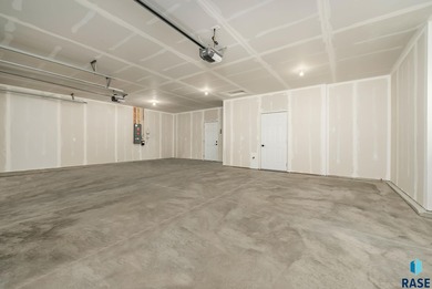 Beautiful Executive Freedom Floor Plan Villa Home in the Popular on Brandon Municipal Golf Course in South Dakota - for sale on GolfHomes.com, golf home, golf lot