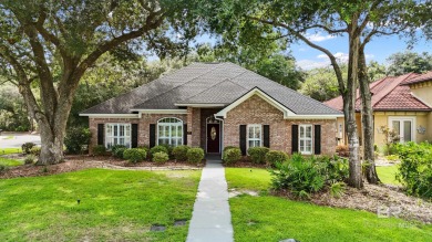 Welcome to this beautifully maintained 3-bedroom, 2-bath home on Peninsula Golf and Racquet Club in Alabama - for sale on GolfHomes.com, golf home, golf lot