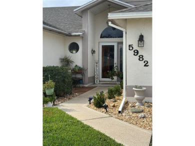 Welcome home to this move-in ready 3-bedroom, 2-bathroom home on Sandpiper Golf Club in Florida - for sale on GolfHomes.com, golf home, golf lot