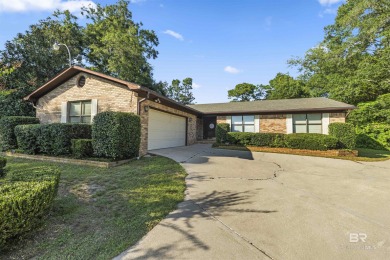 Welcome to this inviting 3-bedroom, 2.5-bath home on the golf on Lake Forest Yacht and Country Club in Alabama - for sale on GolfHomes.com, golf home, golf lot