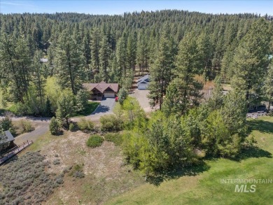 Nestled on a tranquil cul-de-sac at the esteemed Meadowcreek on Meadowcreek Golf Resort in Idaho - for sale on GolfHomes.com, golf home, golf lot