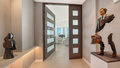 Drop dead gorgeous PENTHOUSE level condominium recently and on Links on Longboat Golf Club in Florida - for sale on GolfHomes.com, golf home, golf lot