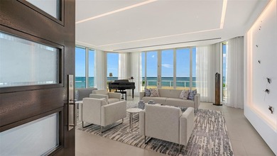 Drop dead gorgeous PENTHOUSE level condominium recently and on Links on Longboat Golf Club in Florida - for sale on GolfHomes.com, golf home, golf lot
