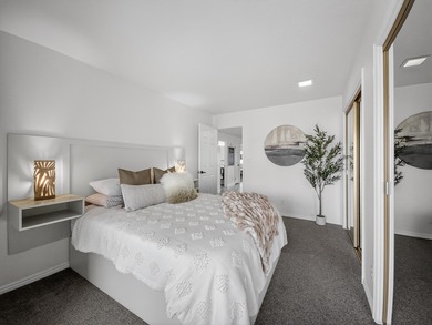 Welcome to Las Palmas Resort where this top-floor condo stands on Sunbrook Golf Course in Utah - for sale on GolfHomes.com, golf home, golf lot