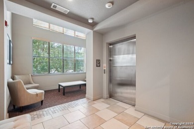 Don't miss this serene, gated, resort-style condo with 2 beds & on Oak Hills Country Club in Texas - for sale on GolfHomes.com, golf home, golf lot