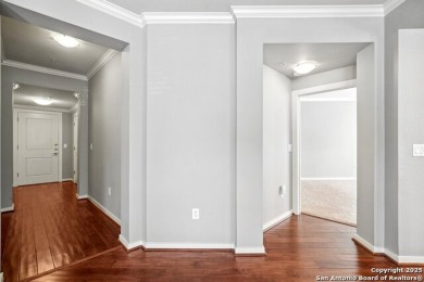 Don't miss this serene, gated, resort-style condo with 2 beds & on Oak Hills Country Club in Texas - for sale on GolfHomes.com, golf home, golf lot