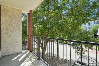 Don't miss this serene, gated, resort-style condo with 2 beds & on Oak Hills Country Club in Texas - for sale on GolfHomes.com, golf home, golf lot