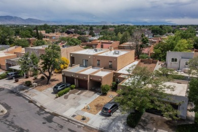 Well maintained Northeast Heights townhome on a low traffic on Arroyo Del Oso Golf Course in New Mexico - for sale on GolfHomes.com, golf home, golf lot