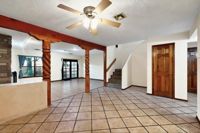 Well maintained Northeast Heights townhome on a low traffic on Arroyo Del Oso Golf Course in New Mexico - for sale on GolfHomes.com, golf home, golf lot