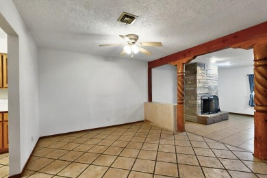 Well maintained Northeast Heights townhome on a low traffic on Arroyo Del Oso Golf Course in New Mexico - for sale on GolfHomes.com, golf home, golf lot