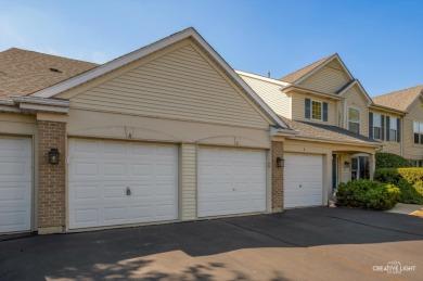 Beautifully Updated Ranch Townhome with Private Pond and golf on The Links at Carillon in Illinois - for sale on GolfHomes.com, golf home, golf lot