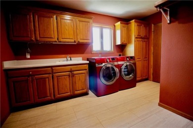 Welcome to your dream home in the heart of the Ozarks! Nestled on Holiday Island Executive Golf Course in Arkansas - for sale on GolfHomes.com, golf home, golf lot