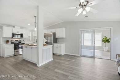 LIVE THE FLORIDA LIFESTYLE you have been dreaming of in this on Brookridge Country Club in Florida - for sale on GolfHomes.com, golf home, golf lot