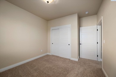 Welcome to carefree living in Horn Rapids, Richland's premier on Horn Rapids Golf Club in Washington - for sale on GolfHomes.com, golf home, golf lot