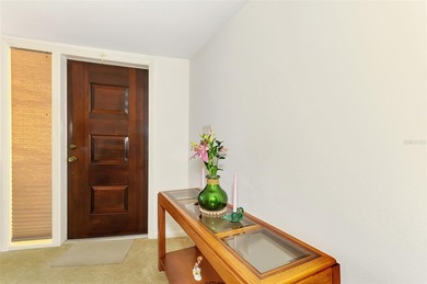 Welcome to this well-located 2 bedroom, 2 bath, 2 car garage on Venice East Golf Club in Florida - for sale on GolfHomes.com, golf home, golf lot