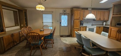 MODERN, Stunning 2 bedroom 2 bath home in 55 + Resort style on Zephyrhills Municipal Golf Course in Florida - for sale on GolfHomes.com, golf home, golf lot