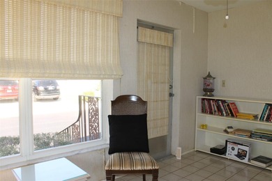 PRICED TO SELL!  It's not very often that a 2/2/2 1794 sq ft htd on Mainlands Golf Club in Florida - for sale on GolfHomes.com, golf home, golf lot