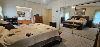 MODERN, Stunning 2 bedroom 2 bath home in 55 + Resort style on Zephyrhills Municipal Golf Course in Florida - for sale on GolfHomes.com, golf home, golf lot