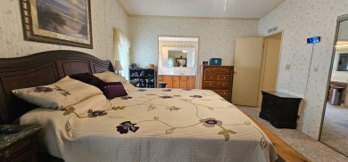 MODERN, Stunning 2 bedroom 2 bath home in 55 + Resort style on Zephyrhills Municipal Golf Course in Florida - for sale on GolfHomes.com, golf home, golf lot