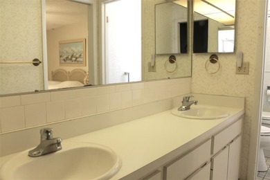 PRICED TO SELL!  It's not very often that a 2/2/2 1794 sq ft htd on Mainlands Golf Club in Florida - for sale on GolfHomes.com, golf home, golf lot