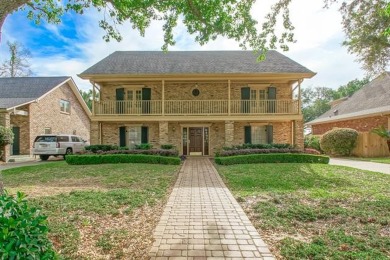 OPEN HOUSE SATURDAY, MARCH 25TH 1-3PM! This home embodies on Chateau Golf and Country Club in Louisiana - for sale on GolfHomes.com, golf home, golf lot
