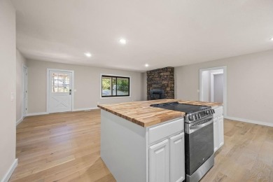 Adorable property in the Shropshire Subdivision! Completely on Bella Vista Country Club - Kingswood in Arkansas - for sale on GolfHomes.com, golf home, golf lot