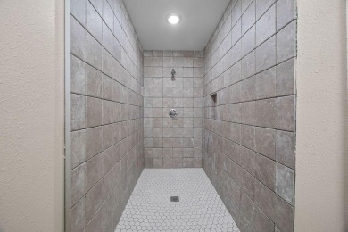 Adorable property in the Shropshire Subdivision! Completely on Bella Vista Country Club - Kingswood in Arkansas - for sale on GolfHomes.com, golf home, golf lot
